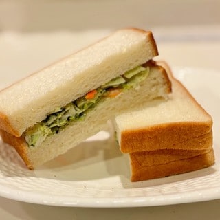 パンにポテチ!? 横須賀の“名物パン”を実際に作ってみた