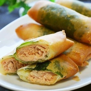 お弁当にもおつまみにも◎鮭やきのこで「秋食材の春巻き」を作ろう