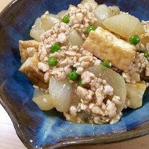 レンチンして煮込めばやわらか！「大根と厚揚げのそぼろ煮」の和風献立