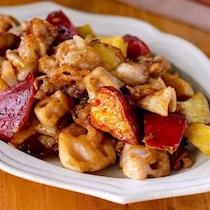 甘酸っぱさが食欲そそる！デリのお惣菜の味「豚肉と根菜の甘酢炒め」