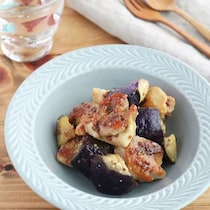 定番料理に加えたい！「鶏となすのハニーマスタードソテー」