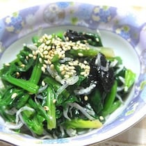 あと一品にパパッと作れる「ほうれん草のナムル」