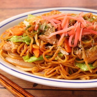 ◯◯で蒸す!?いつもの「ソース焼きそば」が劇的においしくなる裏ワザ