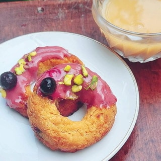 かわいい北欧風ドーナツが簡単に！人気レシピ作者"マダム・フィーカ"さんが華やかドーナツで「激突メシあがれ」に挑戦