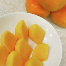 これで喧嘩にならない！柿を"均等に切る"方法