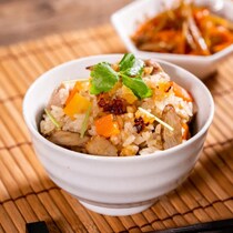 ◯◯を揚げて超絶品！炊き込みご飯の作り方