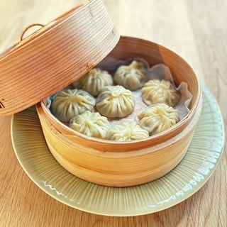 熱々スープがじゅわ〜！人気のせいろで「小籠包」作ってみた