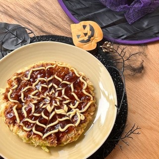 食費月3.5万円の節約かさまし料理家よっちさんがオススメ！殿堂入り「キャベツ焼き」レシピ