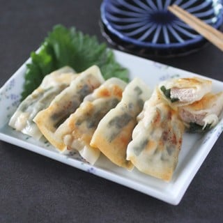 鶏むね肉で食べ応えアップ！子どもと楽しめる包まない「棒餃子」