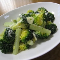 茎もおいしく食べられる！「丸ごとブロッコリー」の楽しみ方