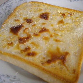 甘じょっぱさがたまらない!「塩キャラメルトースト」を朝食に作ろう
