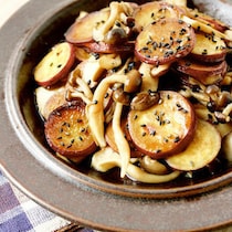 秋を堪能！「さつまいも×きのこソテー」のボリューム副菜