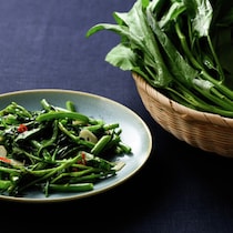 中華料理だけじゃない！暑さに負けない「空心菜」が夏の食卓の強い味方に