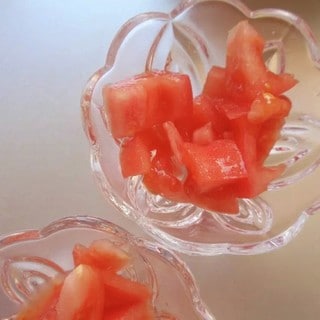 おうちの◯◯をかけて絶品に!やみつきになる「トマト」の食べ方
