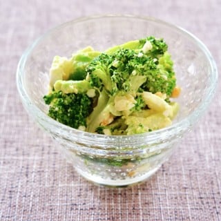 冷凍野菜ですぐできる!「ブロッコリーとゆで卵のからしマヨサラダ」を作ってみた