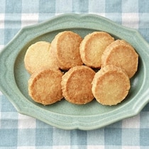 【クックパッドで人気】材料3つでサクサクおいしい「バターサブレ」を作ってみた！