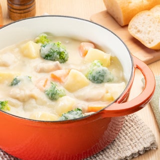 料理人のワザ!あの調味料を入れるだけで「クリームシチュー」が絶品に