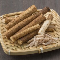 身近なもので簡単に！「ごぼうの皮」をスルスルむくワザ