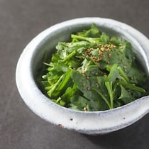 1400人絶賛！箸が止まらない春菊のサラダ