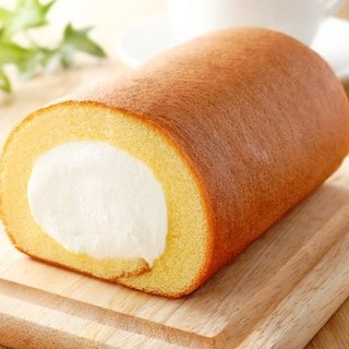 メレンゲを簡単に作る裏ワザも紹介!フライパンで作れる「ふわふわロールケーキ」