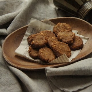 材料2つで完成！「ピーナッツバタークッキー」が超簡単で美味