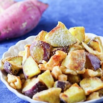 油揚げがスイートポテトに!?カリカリ絶品「さつまいもおかず」が一人二役で優秀すぎ