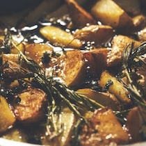 小説家・山田詠美さんの料理を今井真実さんがレシピ化。おつまみにぴったり「ポン製フライドポテト」のレシピ