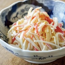 ◯◯で味が決まる！シャキシャキ食感「大根サラダ」