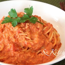 寒い日は家で外ごはん気分！「トマトクリームパスタ」味バリエ5選