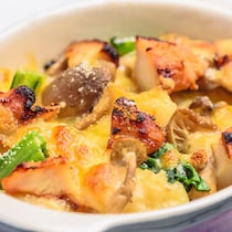 冬はこう食べる！「鶏むね1枚で4人前」のグラタンレシピ3選