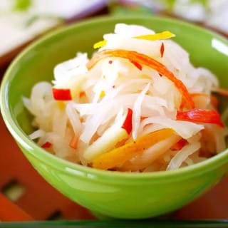 ◯◯で甘うま!シャキッとおいしい「大根のサラダ」5選