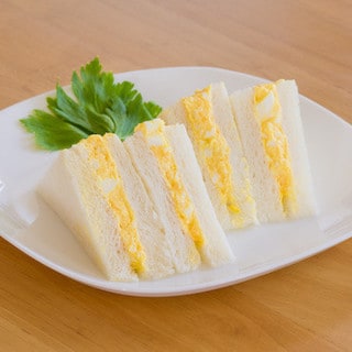 忙しい朝に大助かり！「卵サンド」を洗い物なしで作る方法