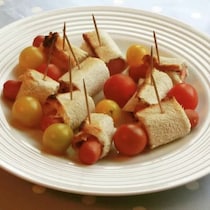 残った食パンを活用！家飲みに便利な「おつまみ」レシピを集めました。