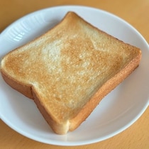 たったひと工夫で劇的に変わる！ 「いつもの食パンをもっとおいしく焼くコツ」を試してみた