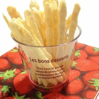 5分以内に完成！レンジで作る「チーズスティック」でお酒がすすむ