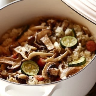 お米がツヤピカ！きのこたっぷり「オリーブオイル炊き込みご飯」が絶品