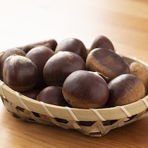 ◯◯を入れるのがコツ！「栗」の超ラクなむき方＆ゆで方ワザ