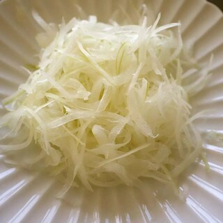 さらし方や切り方にコツあり!「玉ねぎの辛みを抜く」3つの方法