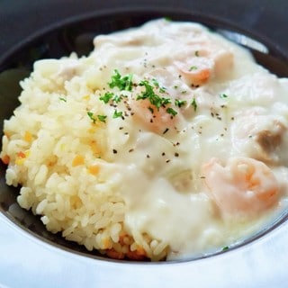 【気になるレシピ、作ってみた】学校の給食で大人気!話題の「エビクリームライス」を作ってみた