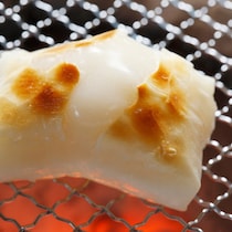 「もち」はこの焼き方で決まり！ベタベタくっつかない画期的な焼きワザ