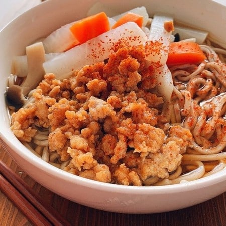 余っていたら使いたい！「そば1杯」で満足するレシピ6選