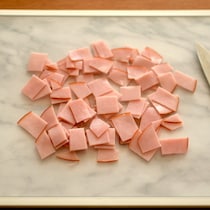 急いでいる朝にも活躍！くっつかない「ハムの切り方」