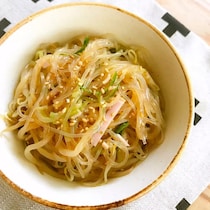 ゆでもどし不要！レンジで作れる絶品「春雨サラダ」