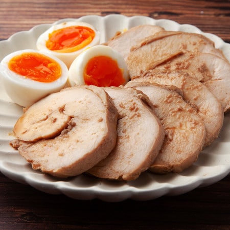 ストックして便利!鶏むね肉でしっとり旨い「ほったらかしチャーシュー」