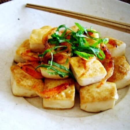 【疲れた胃腸に！】パパッと作れてバリエ豊富な「豆腐炒め」