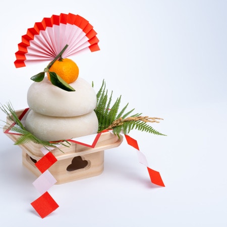 飾ったままではダメ! 切らずに開いて運を授かる──鏡開きとは?