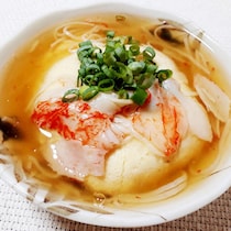 寒い夜にぴったり！レンジで作れる「あったか豆腐おかず」バリエ