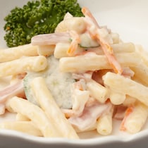 ◯◯をかけると意外なおいしさ！「マカロニサラダ」を気軽に味変しよう