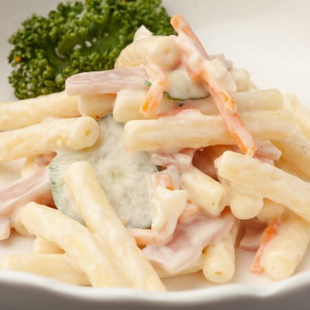 ◯◯をかけると意外なおいしさ!「マカロニサラダ」を気軽に味変しよう