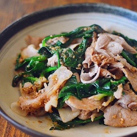 材料2つで簡単！「豚肉×ほうれん草」のボリュームおかずでご飯が進む